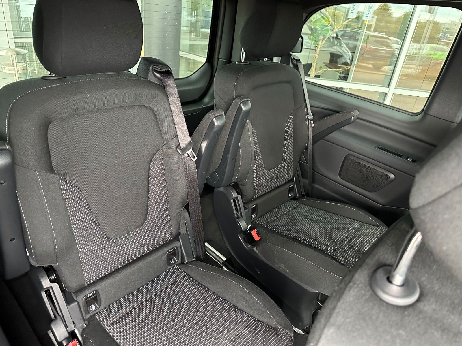 Fahrzeugabbildung Mercedes-Benz V 250 d EDITION AMG Kompakt ILS elektr Türen