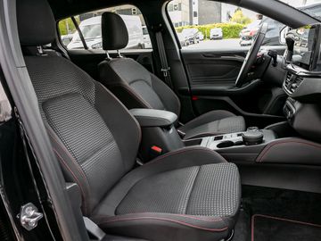 Ford Focus Turnier 1.5 EcoBlue ST-Line X WINTERPAKET
