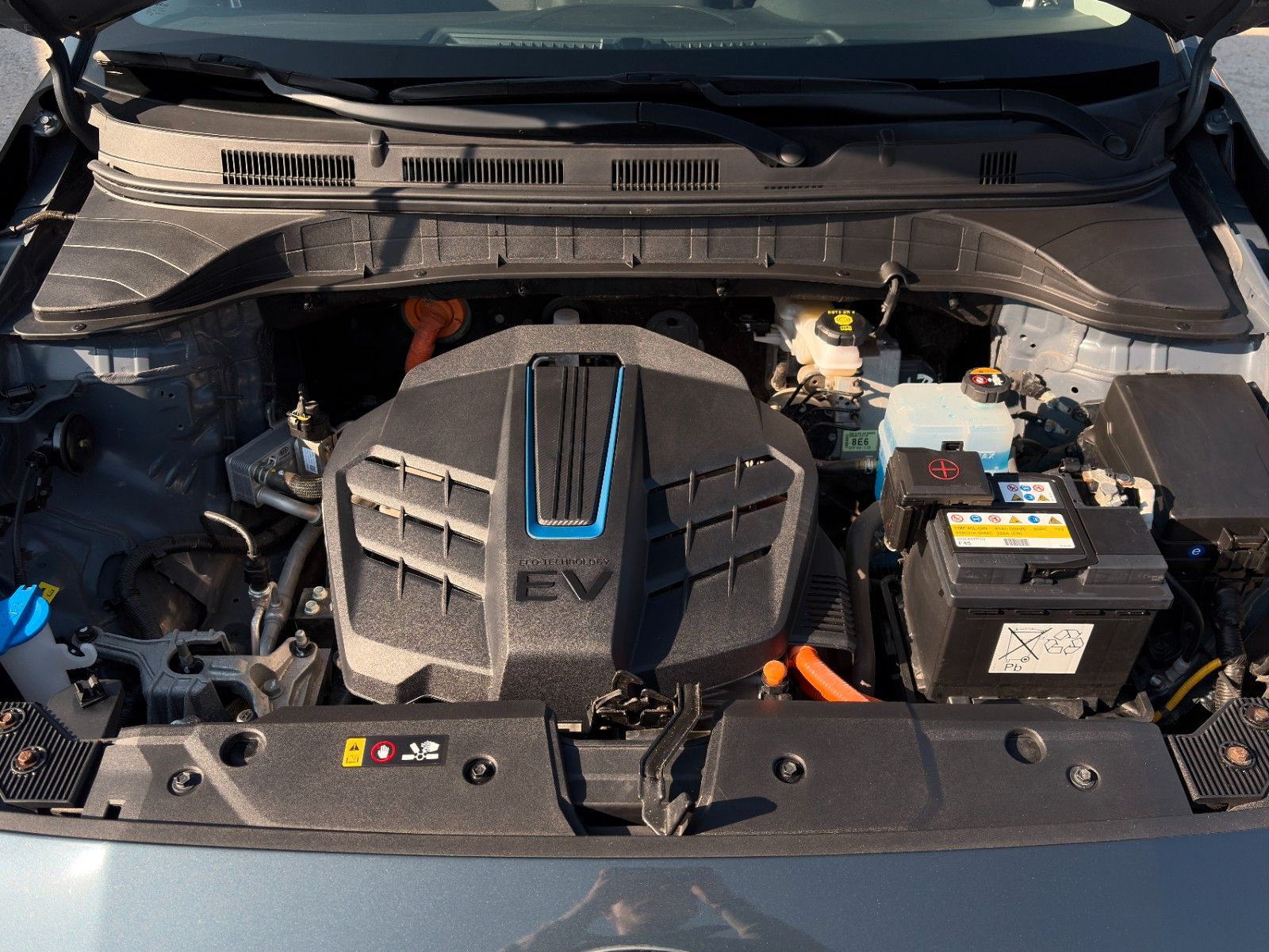 Fahrzeugabbildung Hyundai KONA E Select ACC PDC LFA LKA SHZ LHZ CarPlay