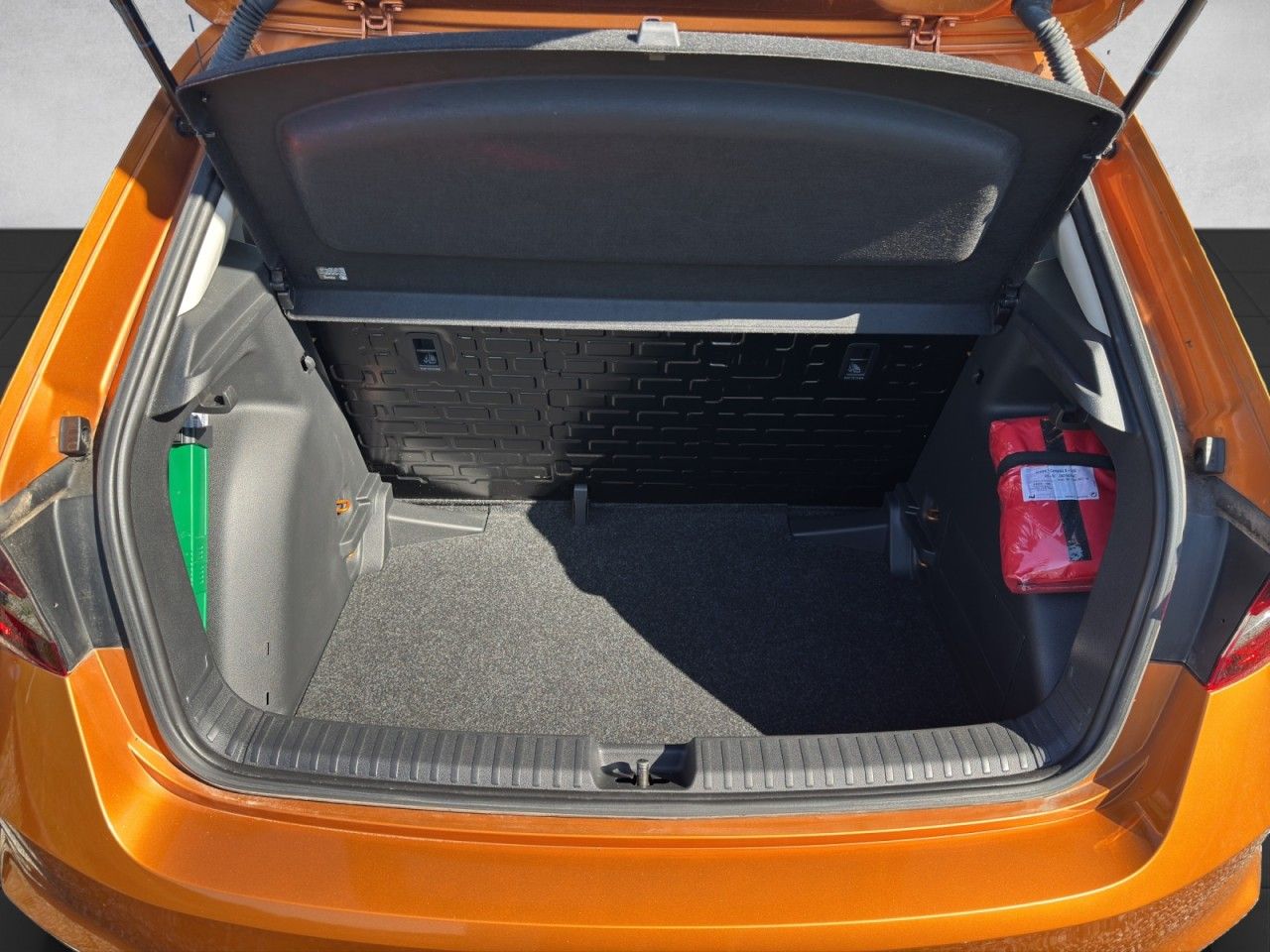 Fahrzeugabbildung SKODA Fabia Active Klimaanlage Sonderlackierung