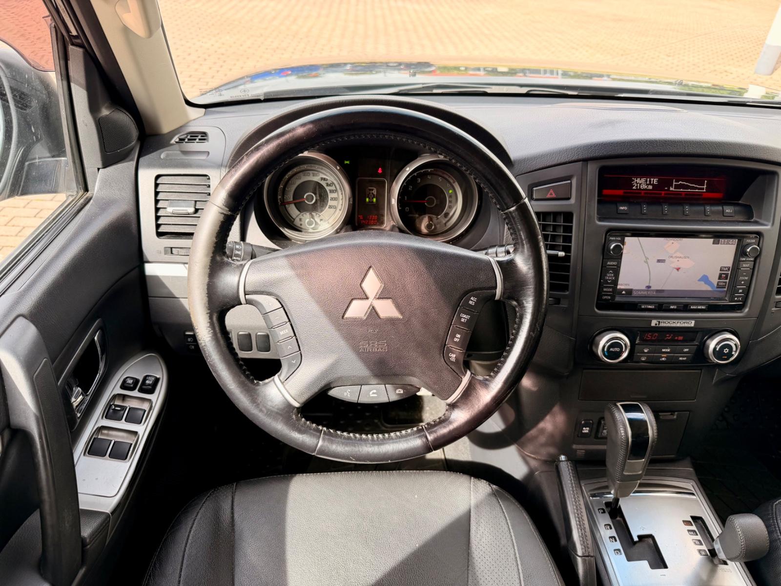 MITSUBISHI PAJERO 3.2 DI-D 200ch 4X4 - 7 PLACES - CUIR - GPS - SIÈGES CHAUFFANTS - TOIT OUVRANT