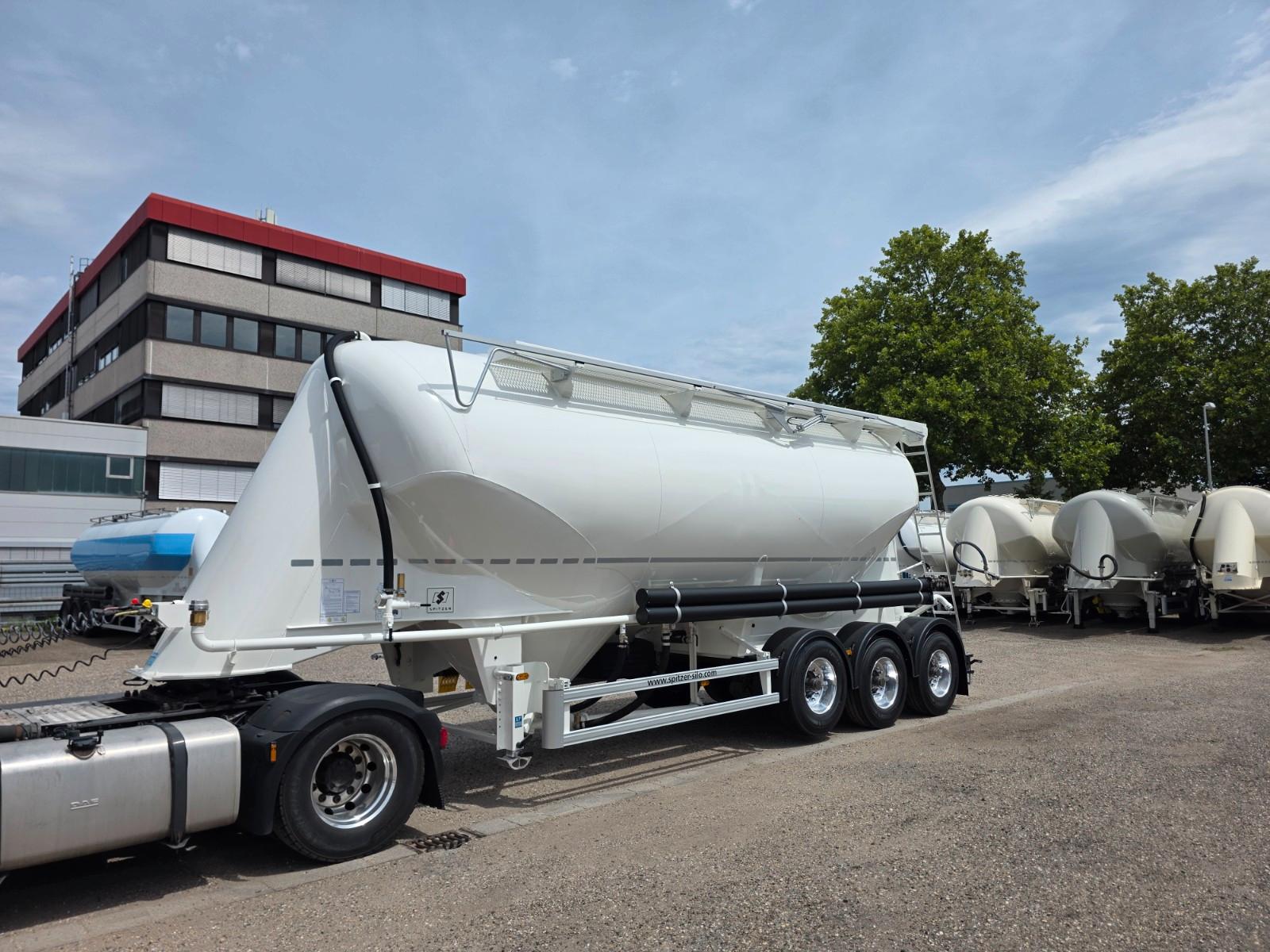 Spitzer 1 x NEU / NEW 37m³ Zementsilo / German!