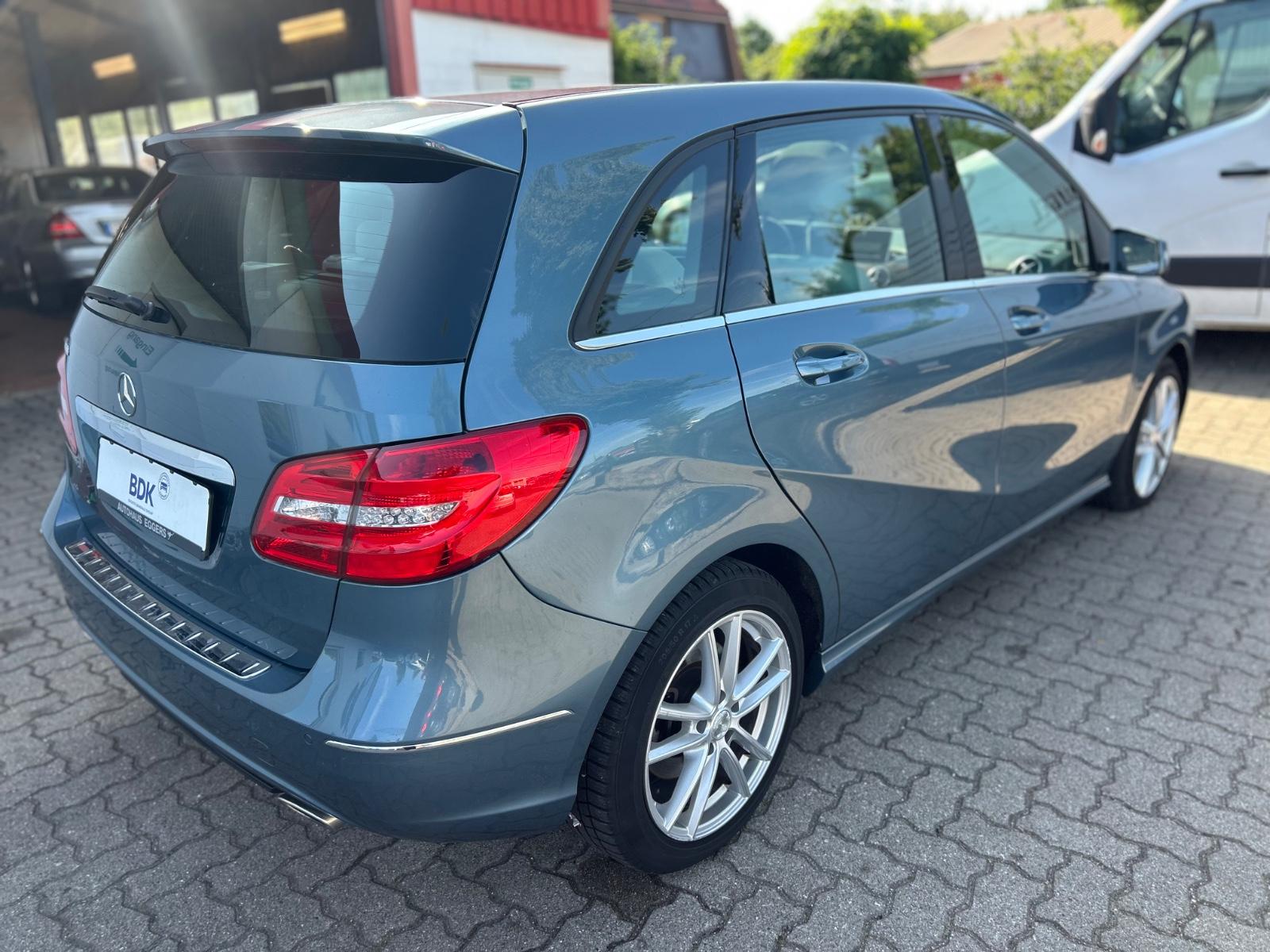 Mercedes-Benz B 250/PANO/NAVI/SHZ/TEMP/LMF/PDC/TÜV NEU