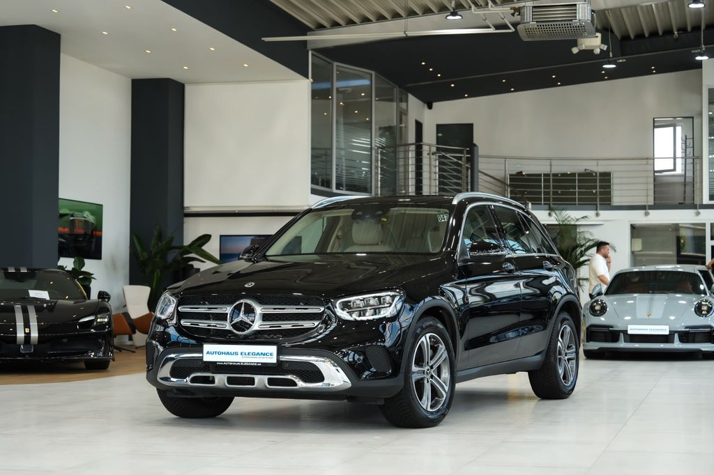 Image of Mercedes-Benz GLC 300