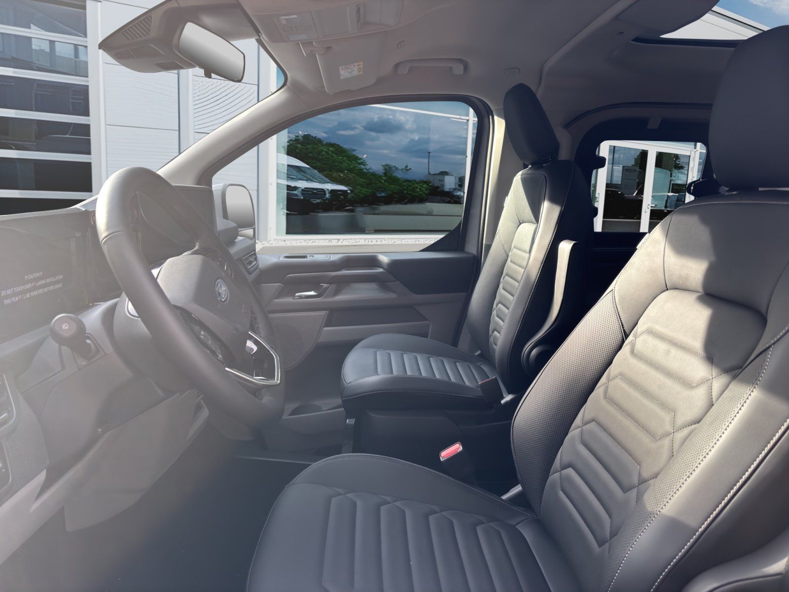 Fahrzeugabbildung Ford Tourneo Custom 320 L2 Tourneo Titanium FWD