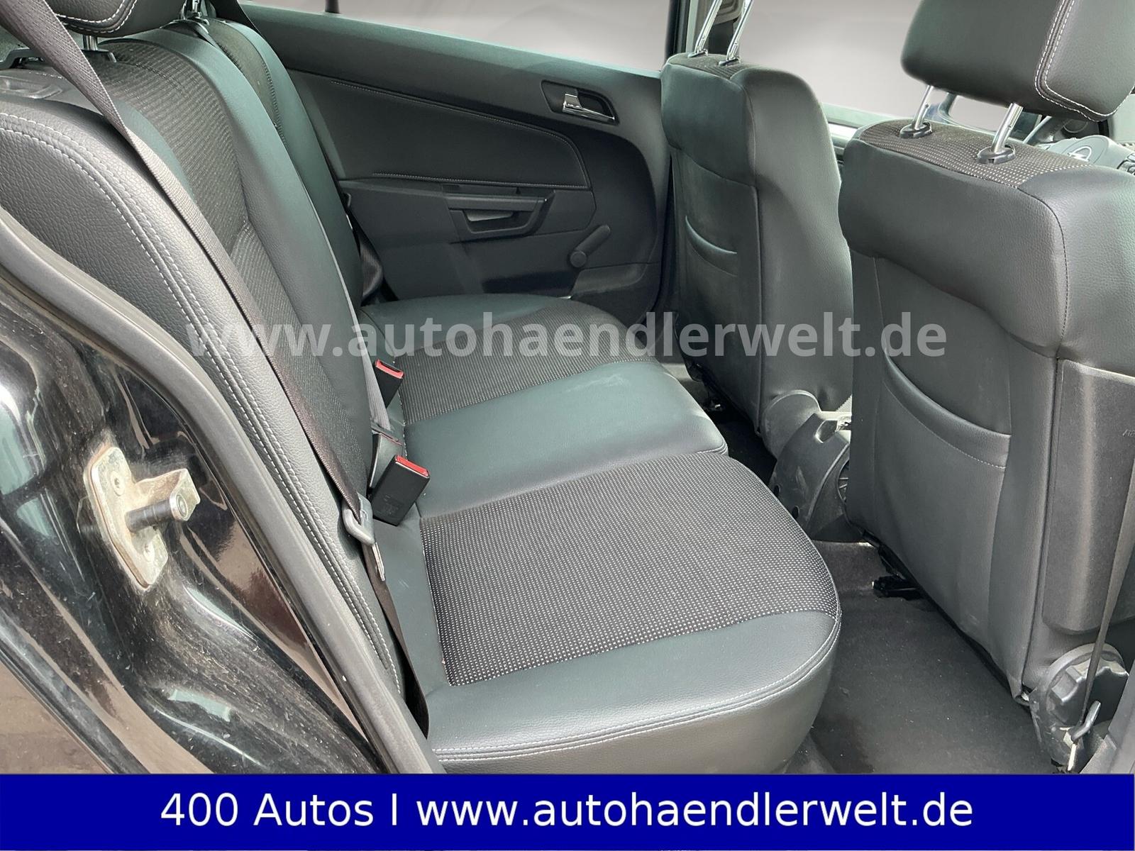 Opel Astra 2009 — photo 12