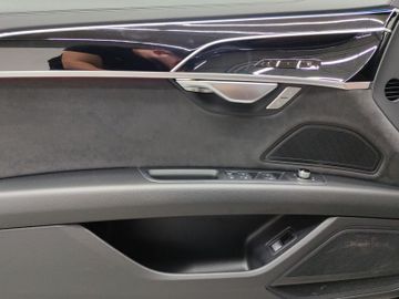 Audi A8 - 8