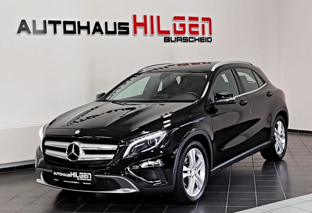 MERCEDES-BENZ GLA 200 7-G DCT*Navi*Bi-Xenon*Tempomat*SHZ*PDC