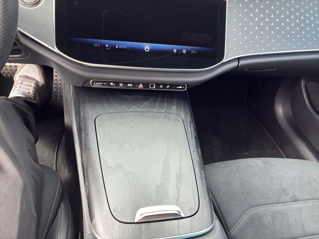 Fahrzeugabbildung Mercedes-Benz E 220 d T AMG*NIGHT*BURM*AHZV*DIGITAL*DISTR*PSD