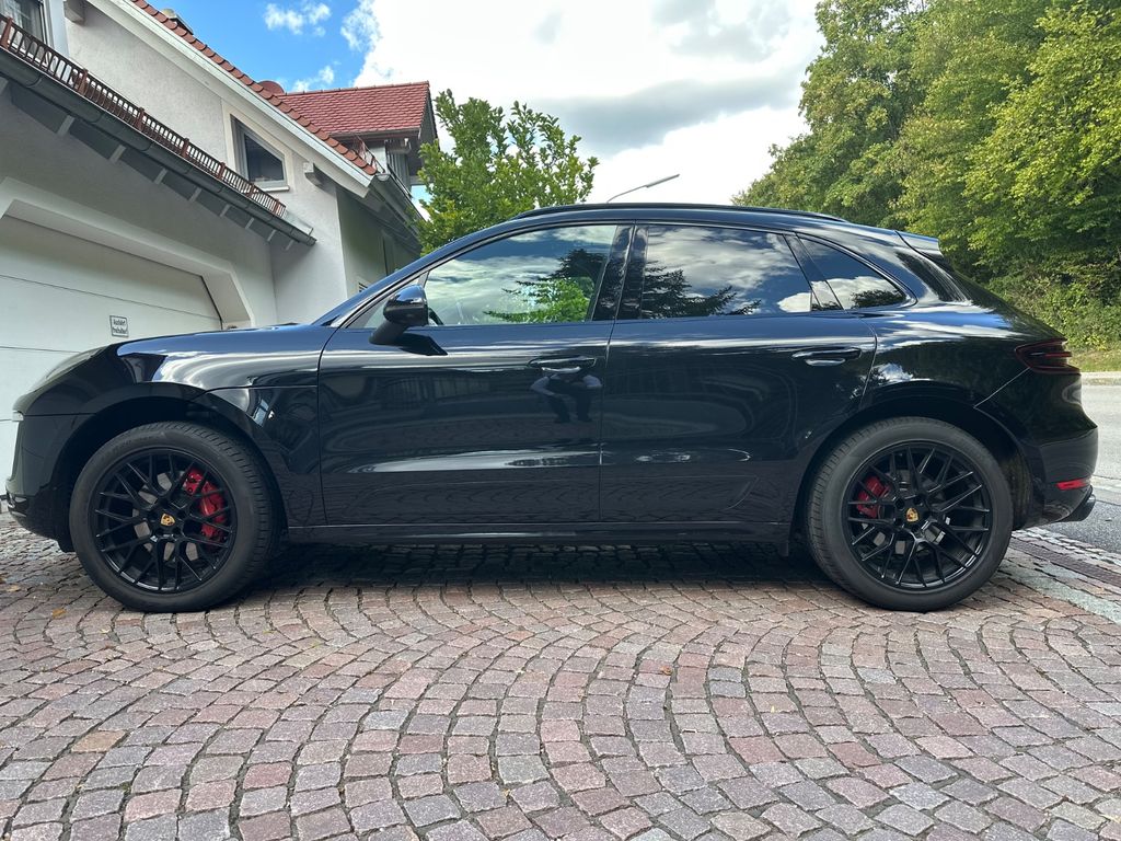 Image of Porsche Macan