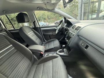 Volkswagen Touran - 2