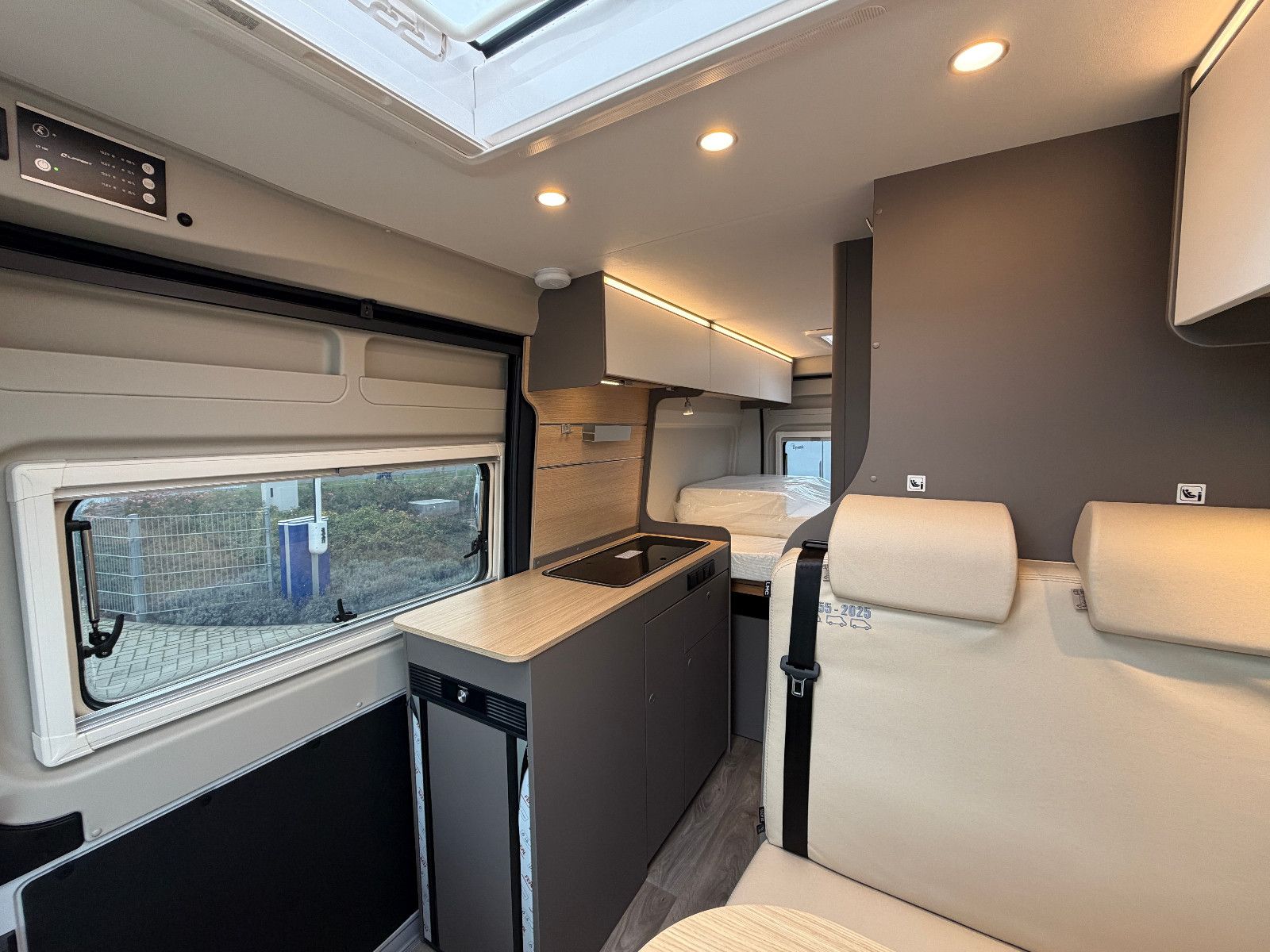 Fahrzeugabbildung LMC Innovan 603 - 70Jahre Sondermodell