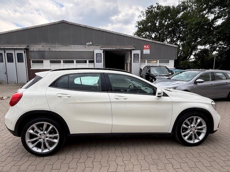 Mercedes-Benz GLA 250  2,0 Ltr. - 155 kW- Klima-Navi-Kamera-LM
