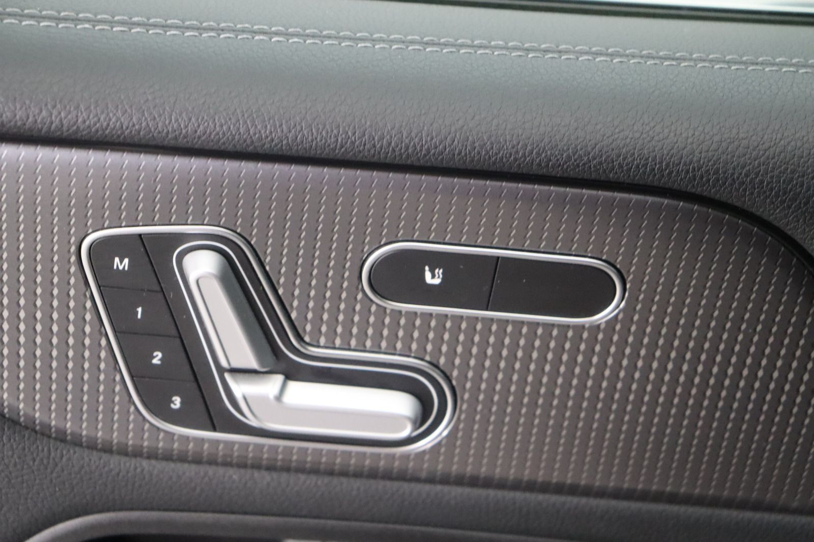Fahrzeugabbildung Mercedes-Benz B 200 * LED * Navi * Leder