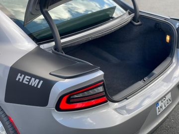 Fahrzeugabbildung Dodge Charger 5.7 RT V8 HEMI 2017er mit erst 34.000 KM