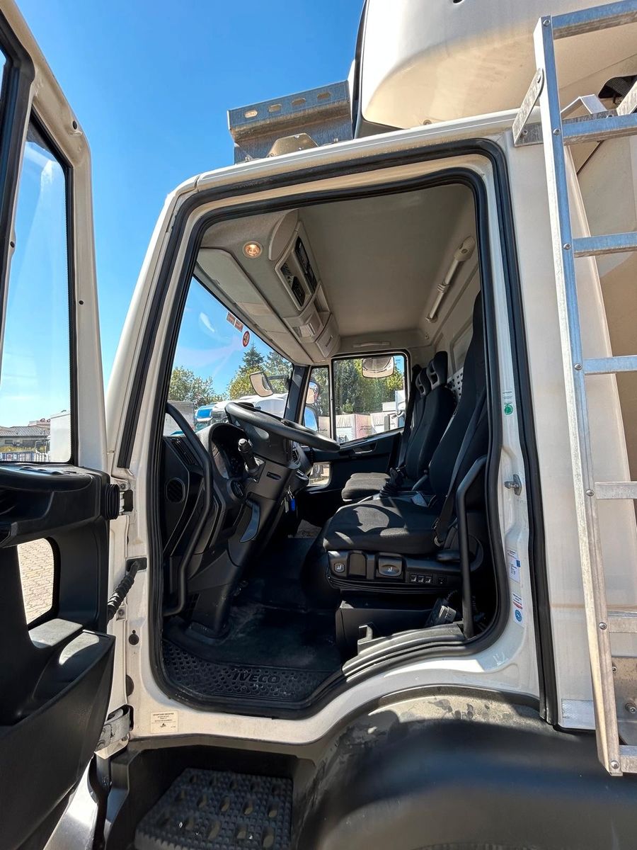 Fahrzeugabbildung Iveco EuroCargo 120 El 210L Carrier Supra