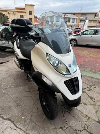 Piaggio PIAGGIO MP300 **