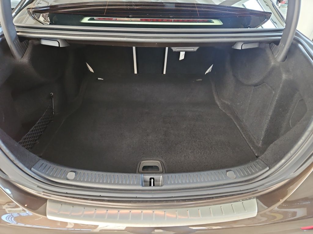 Fahrzeugabbildung Mercedes-Benz E 250 LUXURY AHK Comand Kamera LED