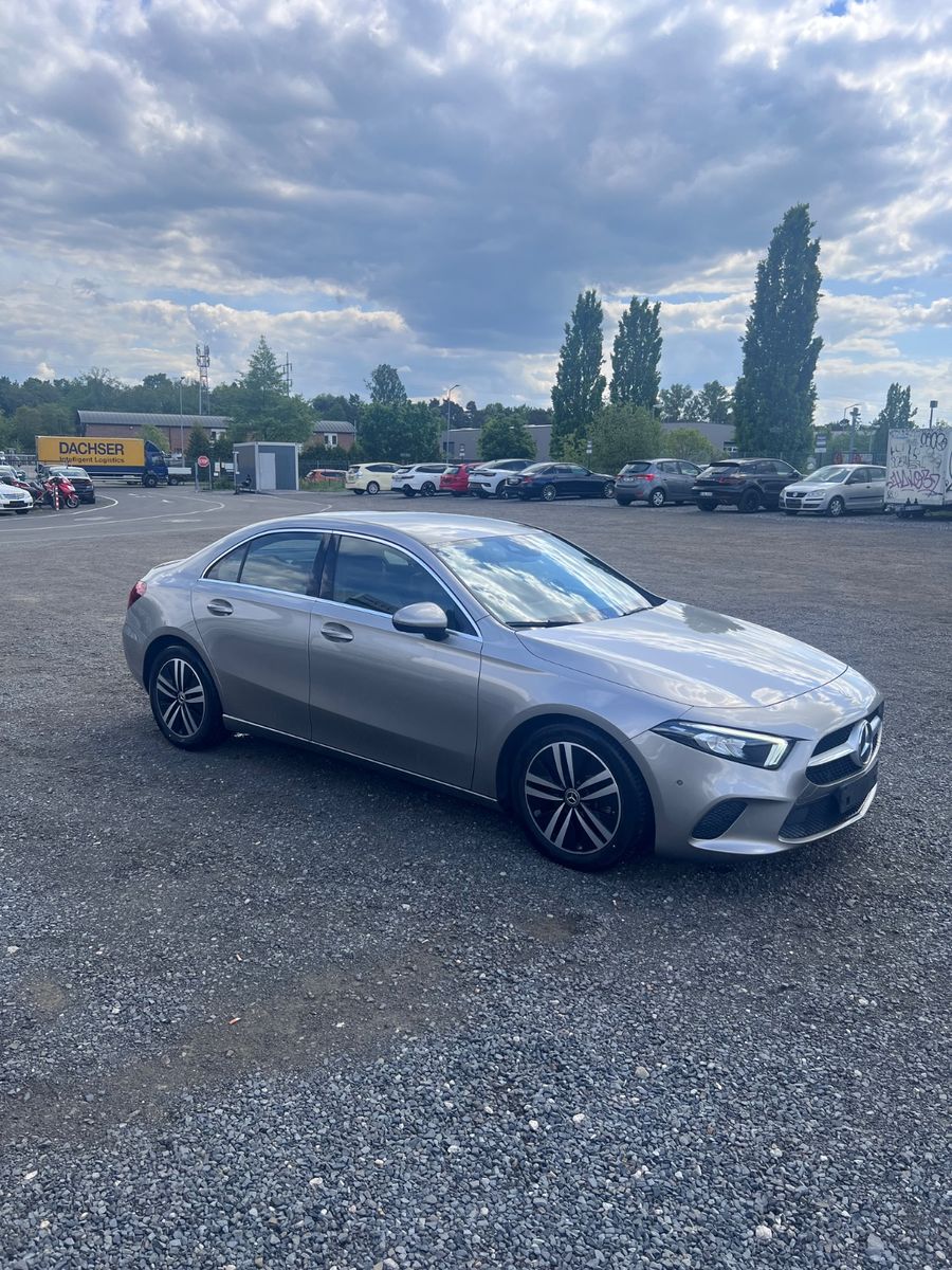 MERCEDES-BENZ A 200 d DCT -Limousine 
