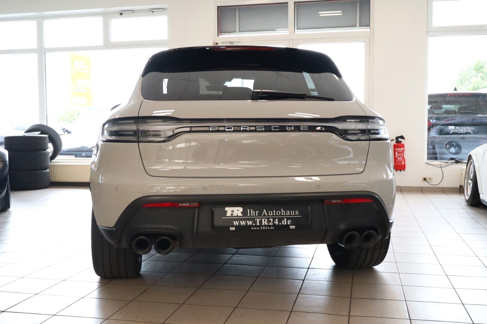 Fahrzeugabbildung Porsche Macan S Panorama/Keyless/Sportabgasanlage/20Zoll