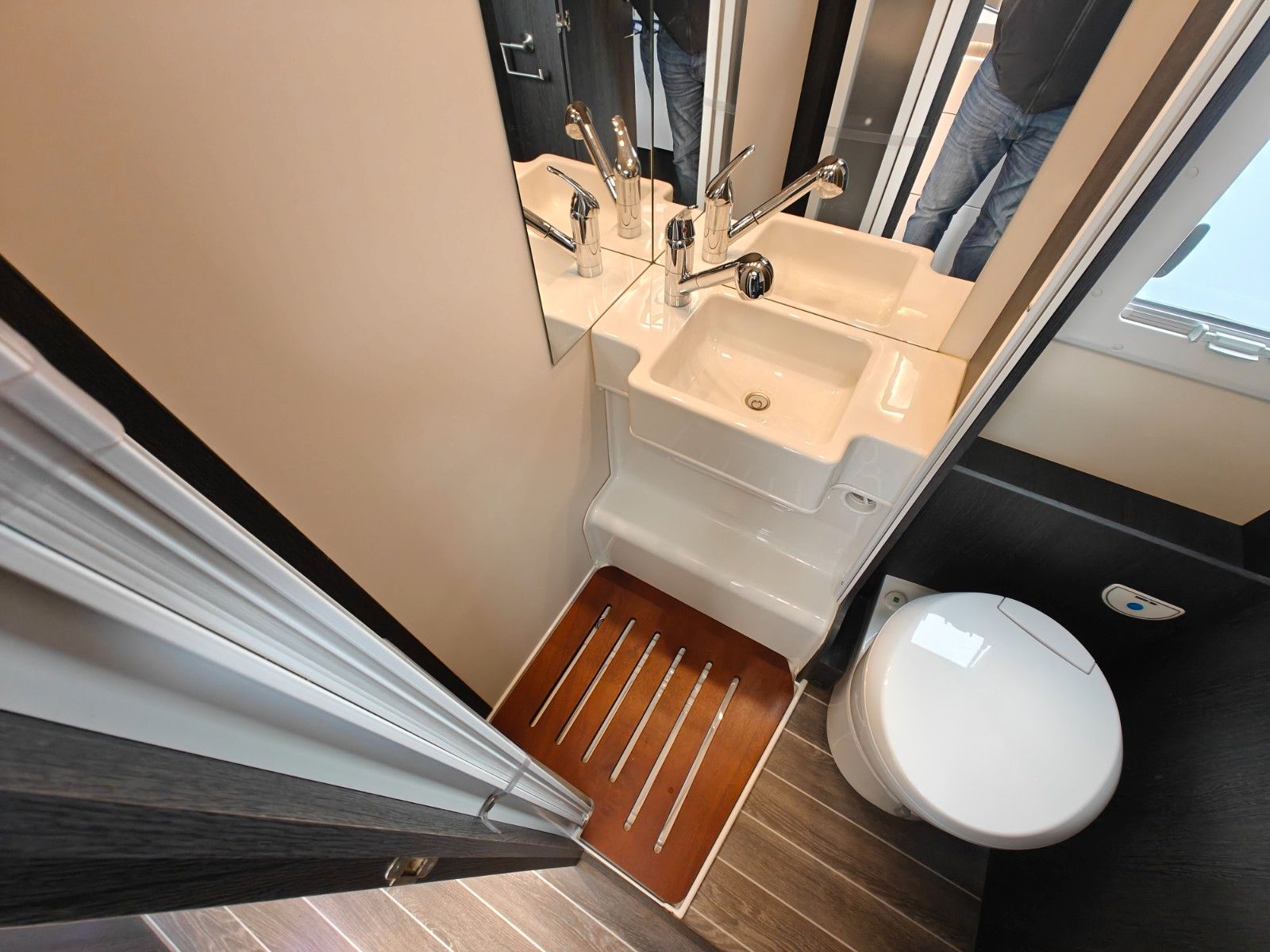 Fahrzeugabbildung Roller Team Kronos 230 TL - Dachklima, Lithium, Solar -