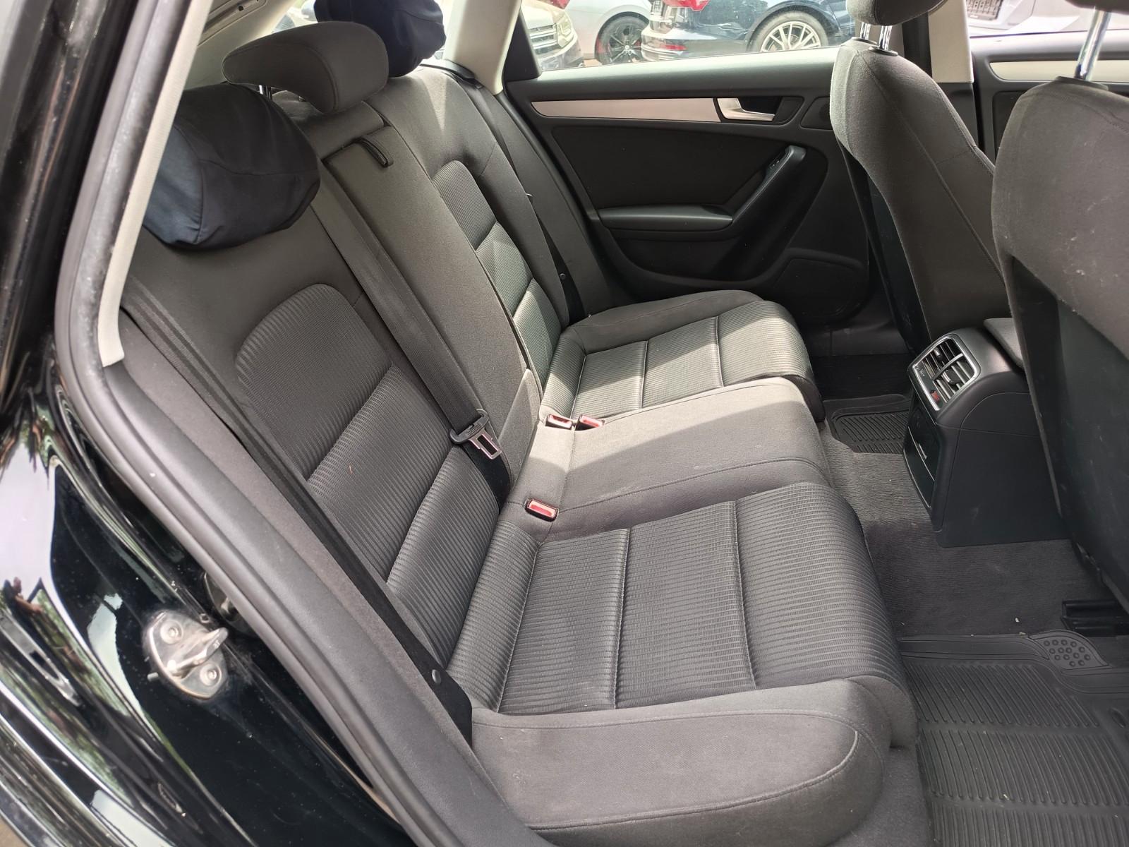 Audi A4 2010 — photo 13