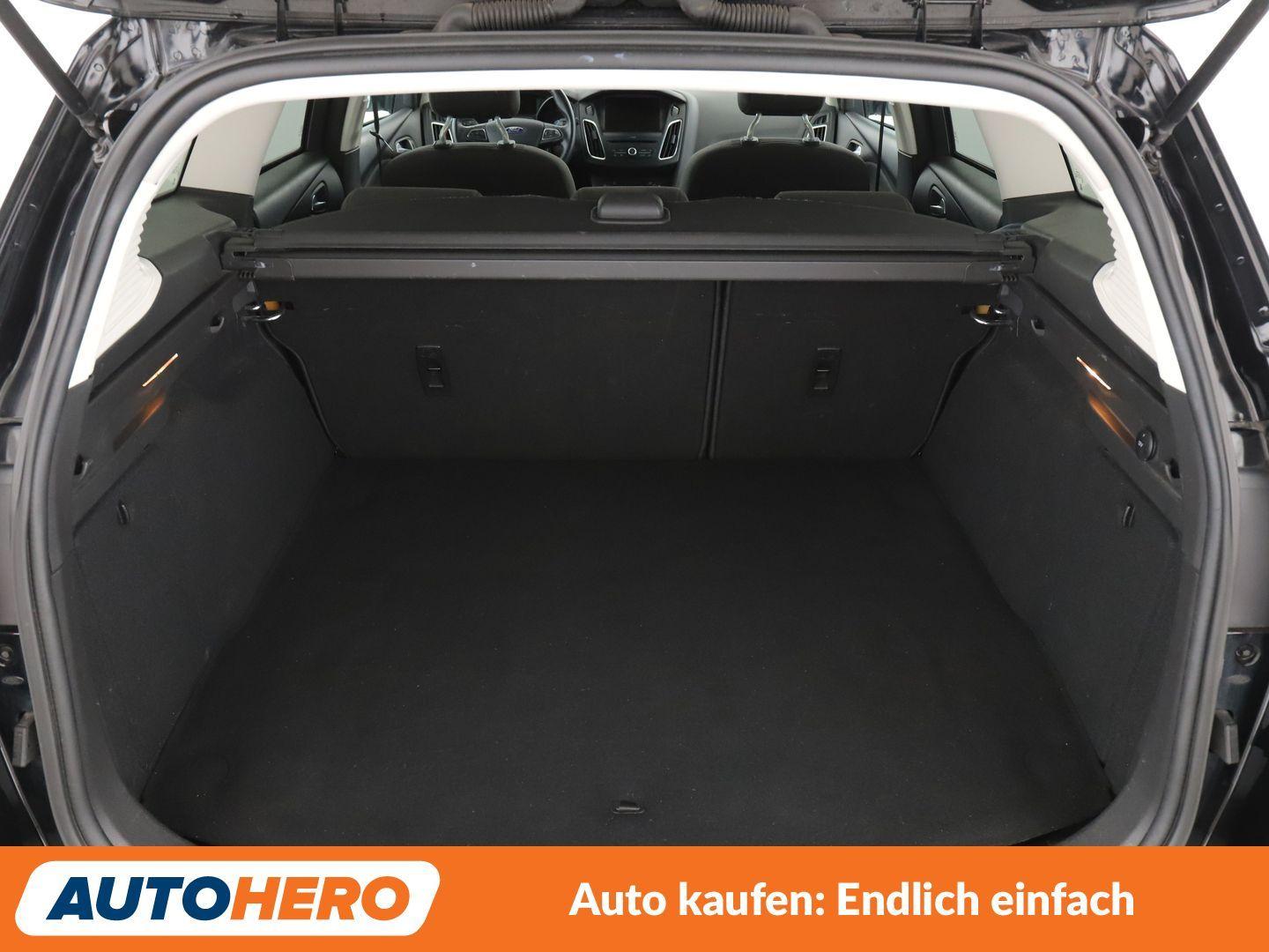 Ford Focus 1.5 EcoBoost Titanium Aut.*TEMPO*PDC*SHZ*