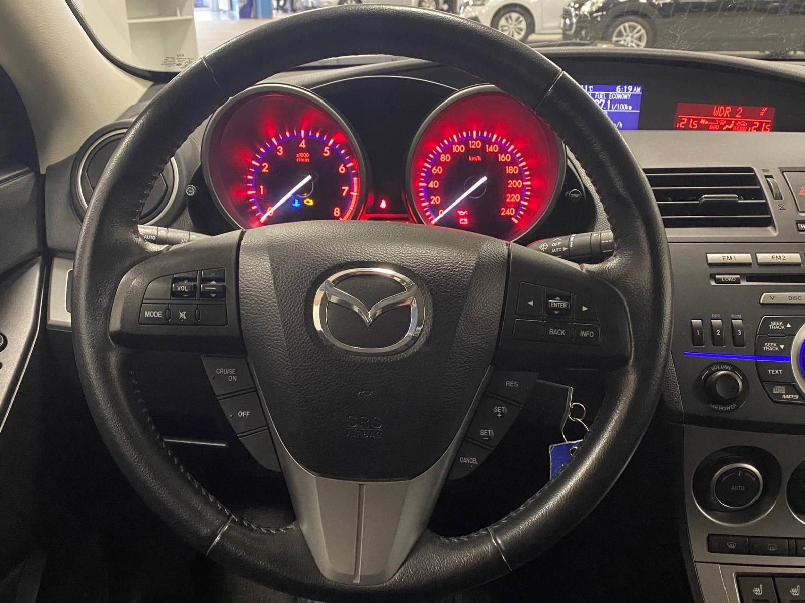 Fahrzeugabbildung Mazda 3 1.6 16V KAT Active Plus KLIMA+PDC+SITZHEIZ+ALU