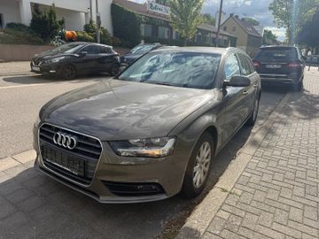 Audi A4 - 1