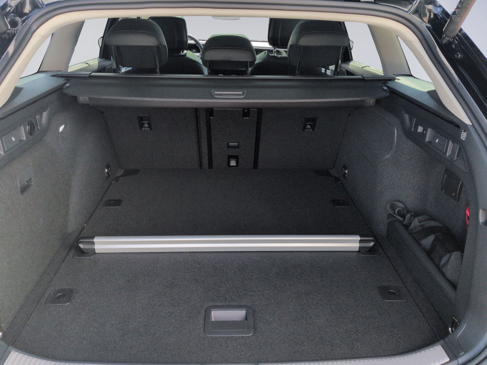 Passat Variant 2.0TDI DSG 4M Eleg. LEDER+AHK+
