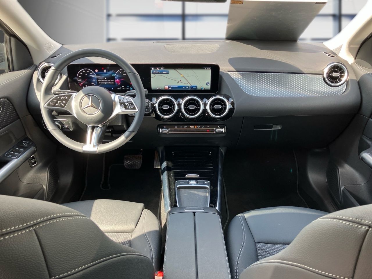 Fahrzeugabbildung Mercedes-Benz GLA 180 PROGRESSIVE+LENKRHZ+EL.HECKKL+LED+KAMERA