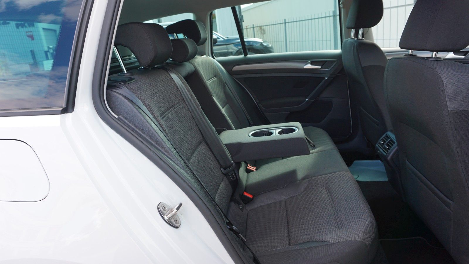 Fahrzeugabbildung Volkswagen Golf VII Variant Comfortline ACC,Navi,SH,PDC