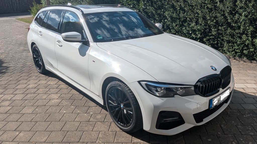 Image of BMW 330