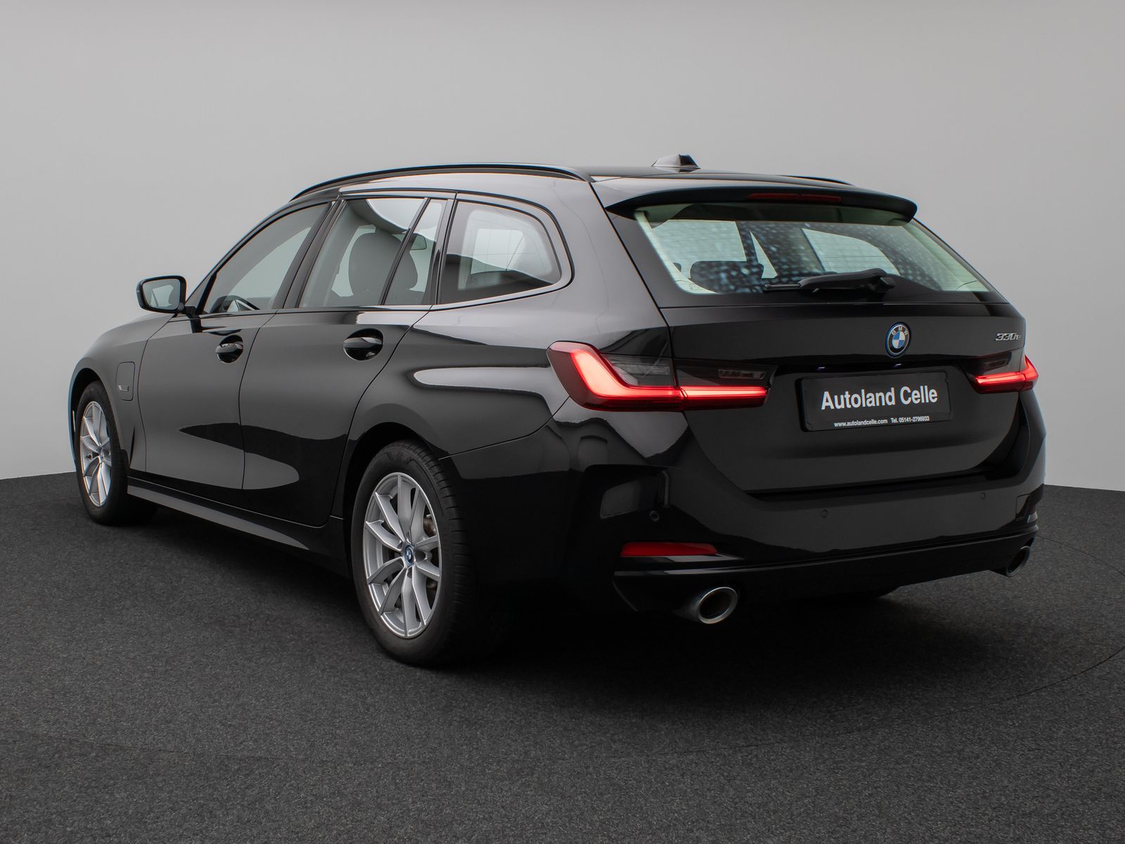 Fahrzeugabbildung BMW 330e DAB CockPit+ Lordos PDC Geschwindigkeitsreg