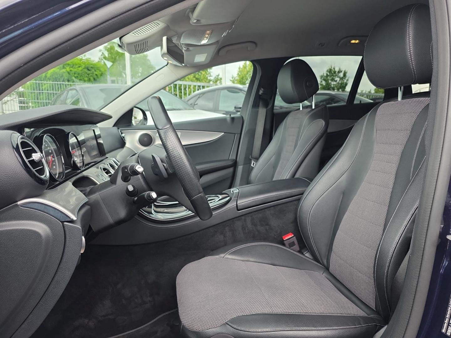 Mercedes-Benz E 220 d T Avantgarde Multibeam Navi Kamera Park