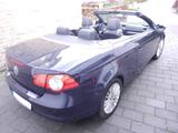 Volkswagen Garagenwagen, Scheckheft, NR, 2. Hd., Leder - Volkswagen Eos mit Panoramadach
