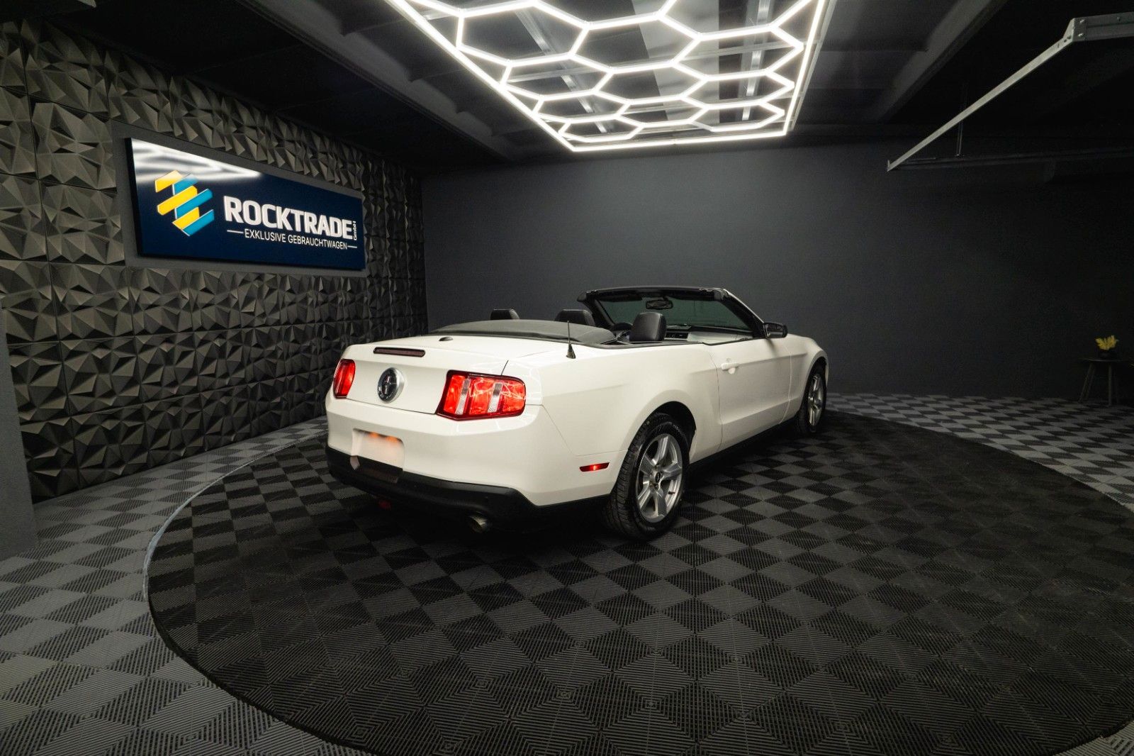 Fahrzeugabbildung Ford Mustang 3.7 V6 GT Cabrio | TÜV 2028 | 4Season