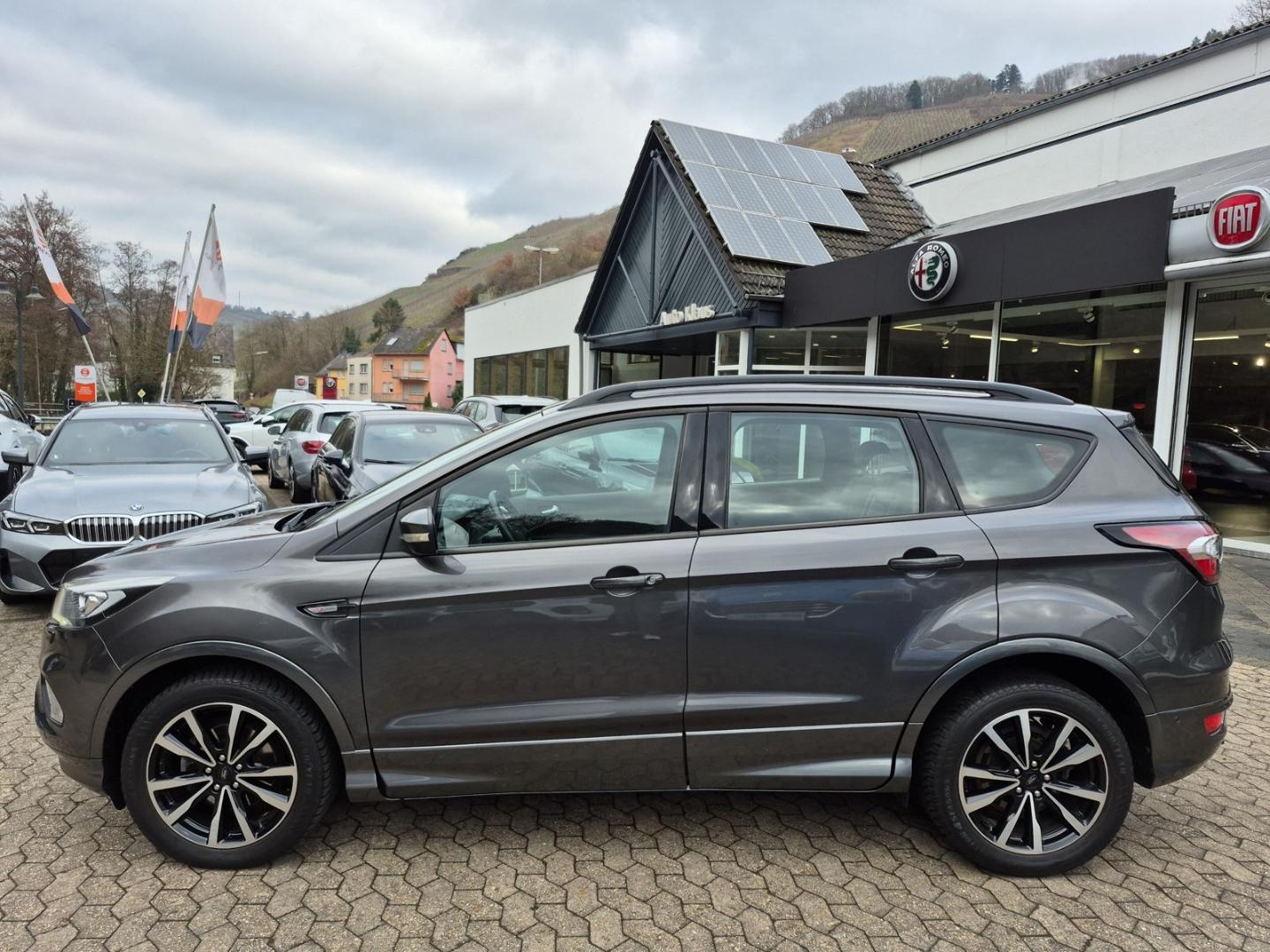 Ford Kuga ST-Line SHZ PDC Tempomat CarPlay Parklenk.