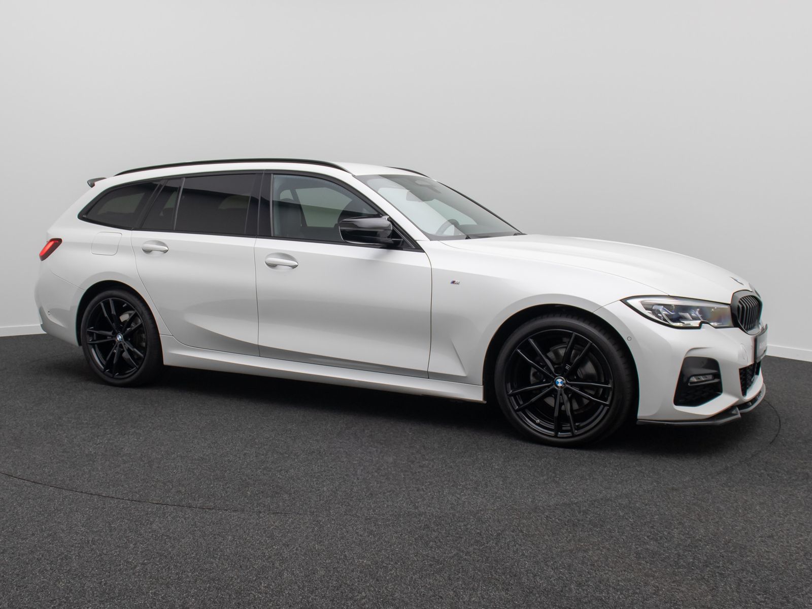 Fahrzeugabbildung BMW 320d xD M Sport ACC Kamera HUD AHK Laser DAB 19"