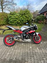 Triumph Street Triple 675 RX / Sonderedition /Öhlins TXX - TRIUMPH 675 STREET TRIPLE