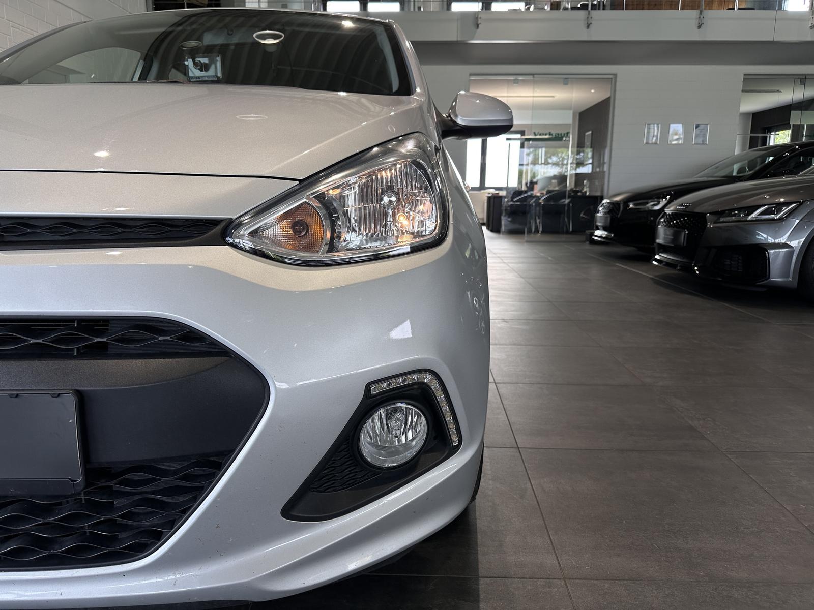 Hyundai i10 FIFA World Cup Edition *SHZ, LENKRADHZ.*
