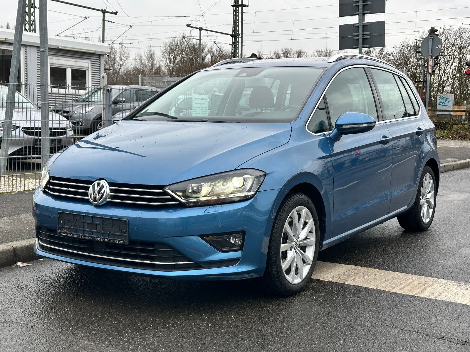 Fahrzeugabbildung Volkswagen GOLF SPORTSVAN VII HIGHLINE BMT*AHK+PANO+AUTOM.*