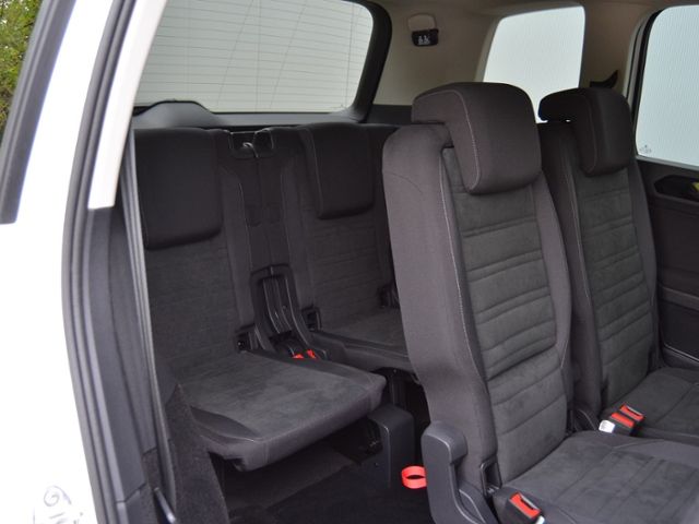Touran 1.5 TSI DSG Highline BLACK-STYLE/7-SITZER