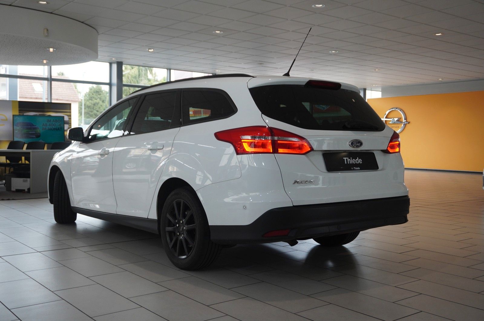 Fahrzeugabbildung Ford Focus Turnier 1.5D BUISNESS NAVI/LED/SH/PDC/TEMP