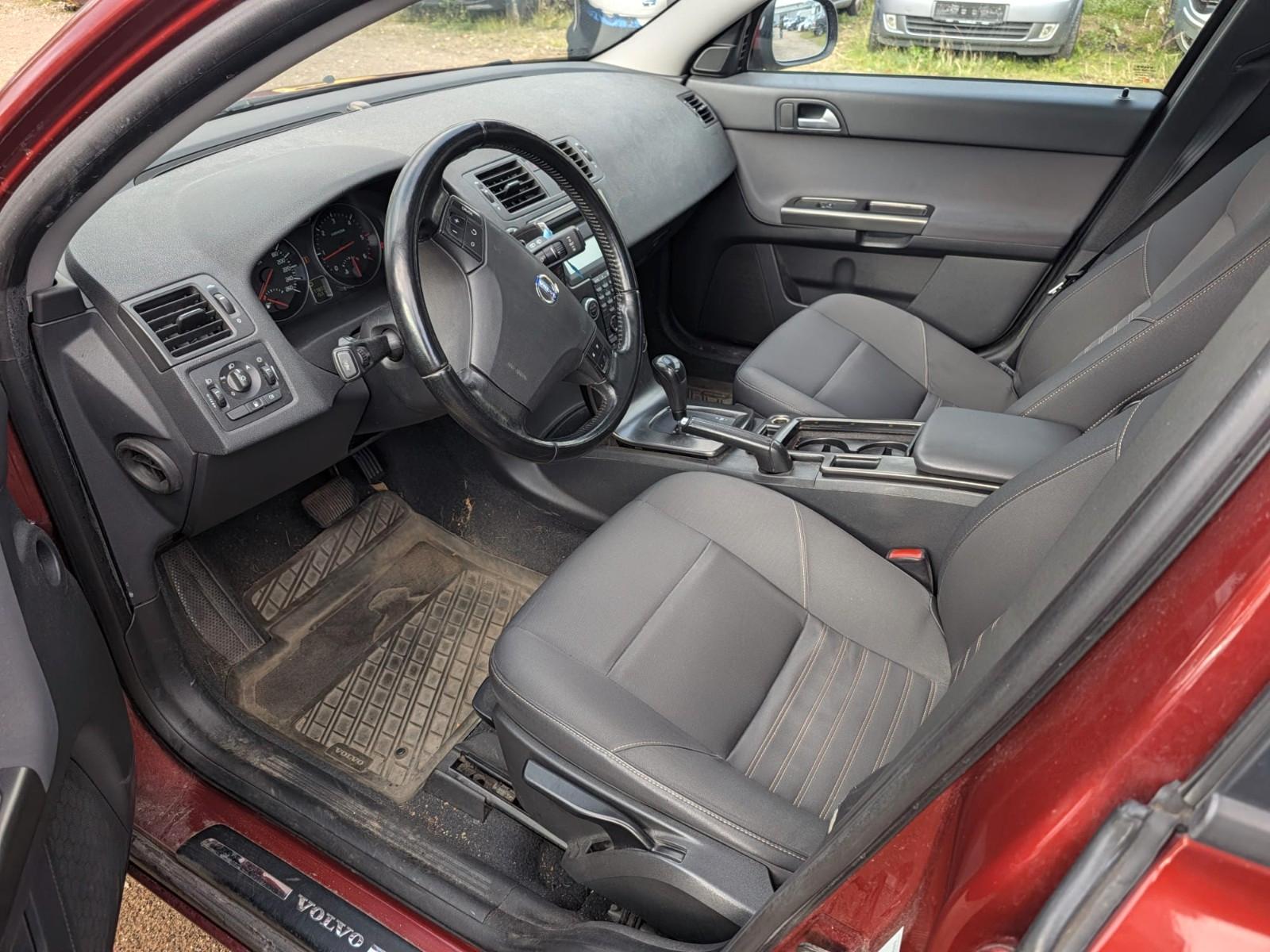Volvo V50 2011 — photo 10