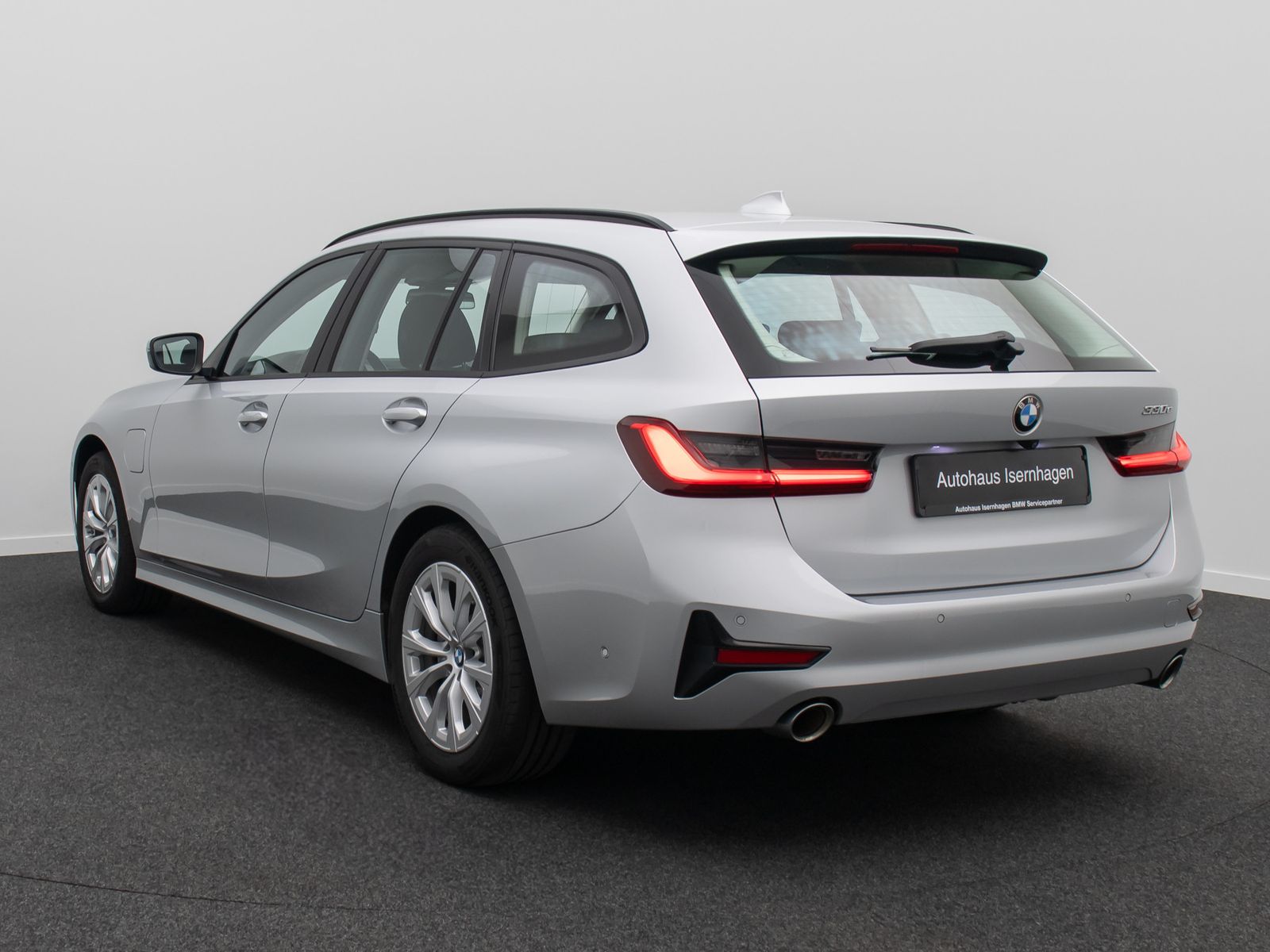 Fahrzeugabbildung BMW 330e Laser 360&deg;HUD DAB Komfort Alarm ACC AHK