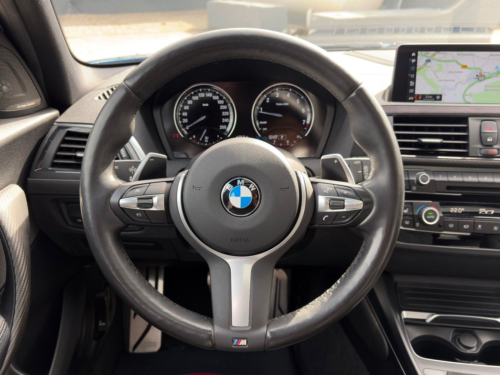 Fahrzeugabbildung BMW M140i xDr. Special Edition Schiebed. H&K LHZ CAM
