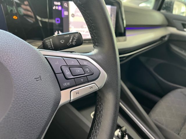 Fahrzeugabbildung Volkswagen Golf Variant 2.0 TDI DSG LIFE GJR ACC NAVI AHK