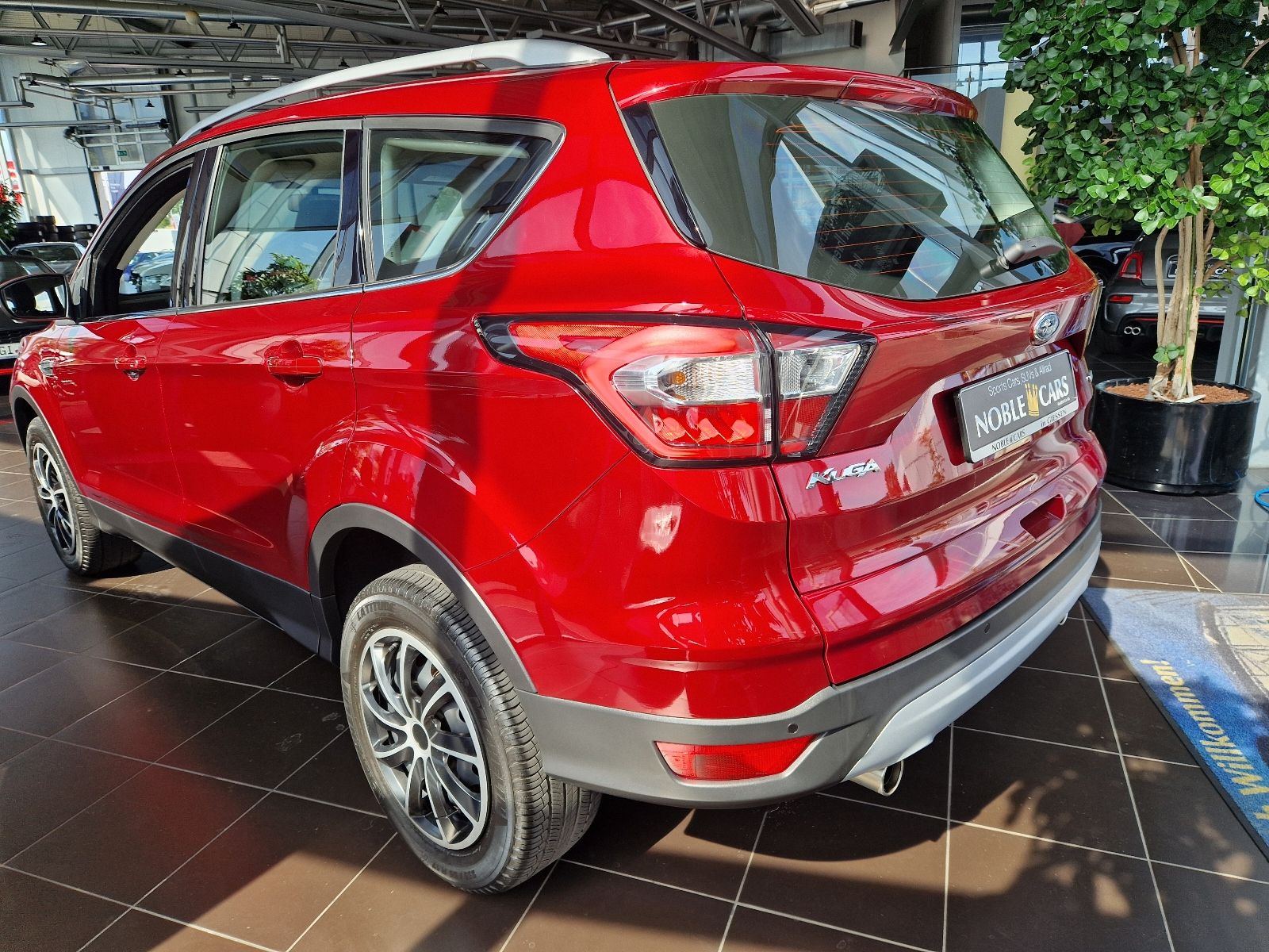 Fahrzeugabbildung Ford Kuga Cool & Connect KLIMA NAV SHZ PDC