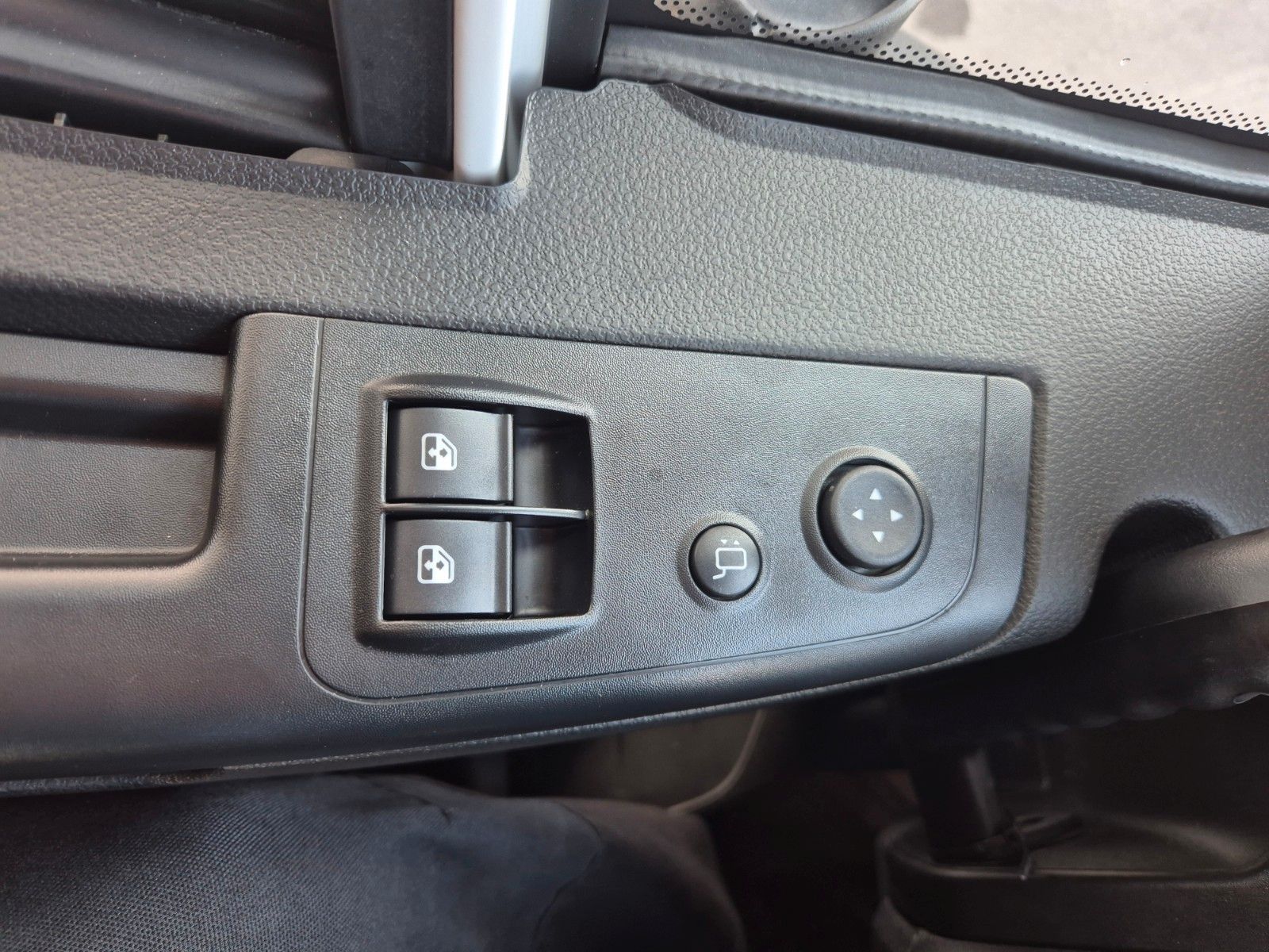 Fahrzeugabbildung Iveco Eurocargo ML80E21 Meiller 2x AHK 3 Sitze